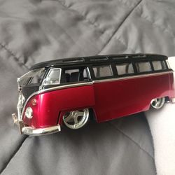 1962 21 window ragtop Volkswagen bus scale 1/24