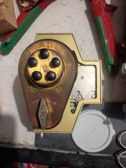 Keyless door lock