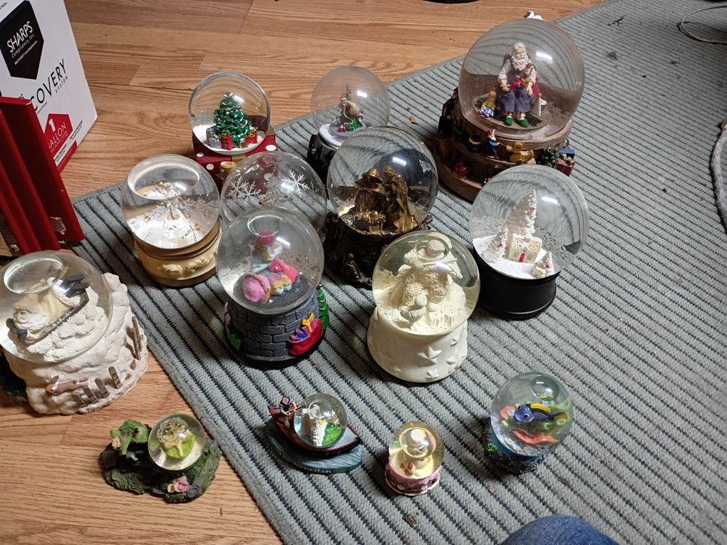Musical Snow Globes