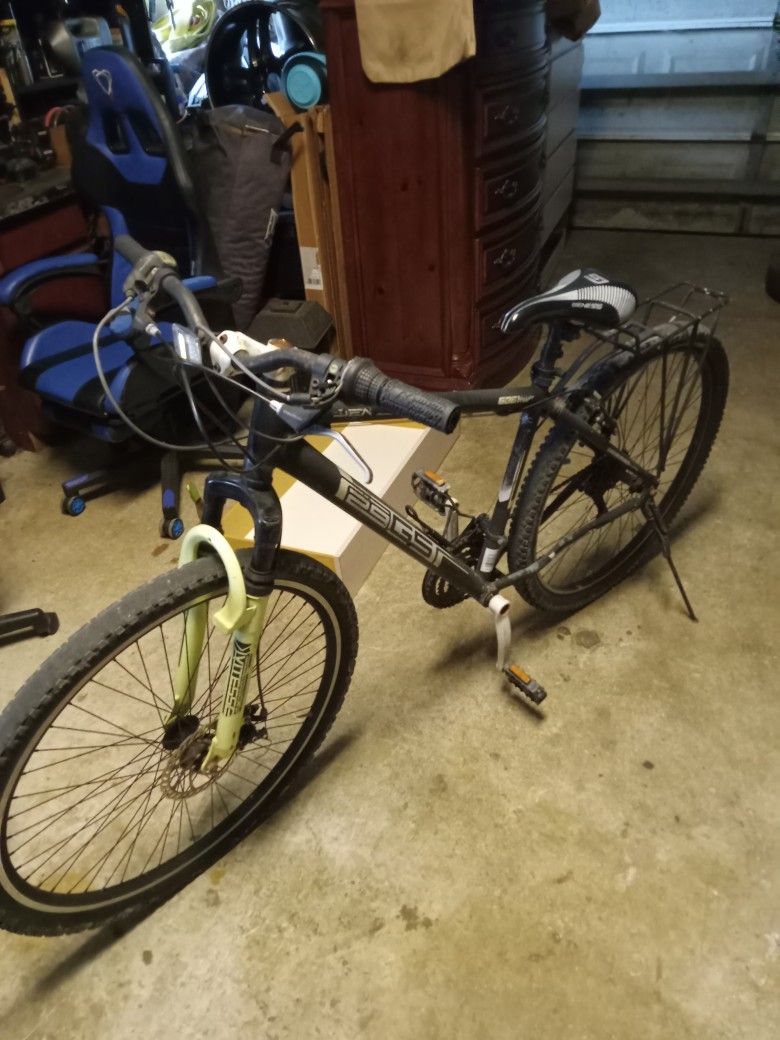 Men's 28" Bike $50