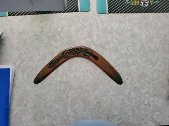 WOODEN AUSTRALIAN PAINTED BOOMERANG - SIGNED CURRAN JINNA 1991 Make Me An Offer.