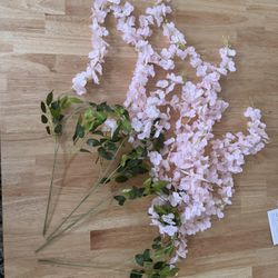 Faux Wisteria Flowers (pack of 24 garlands)