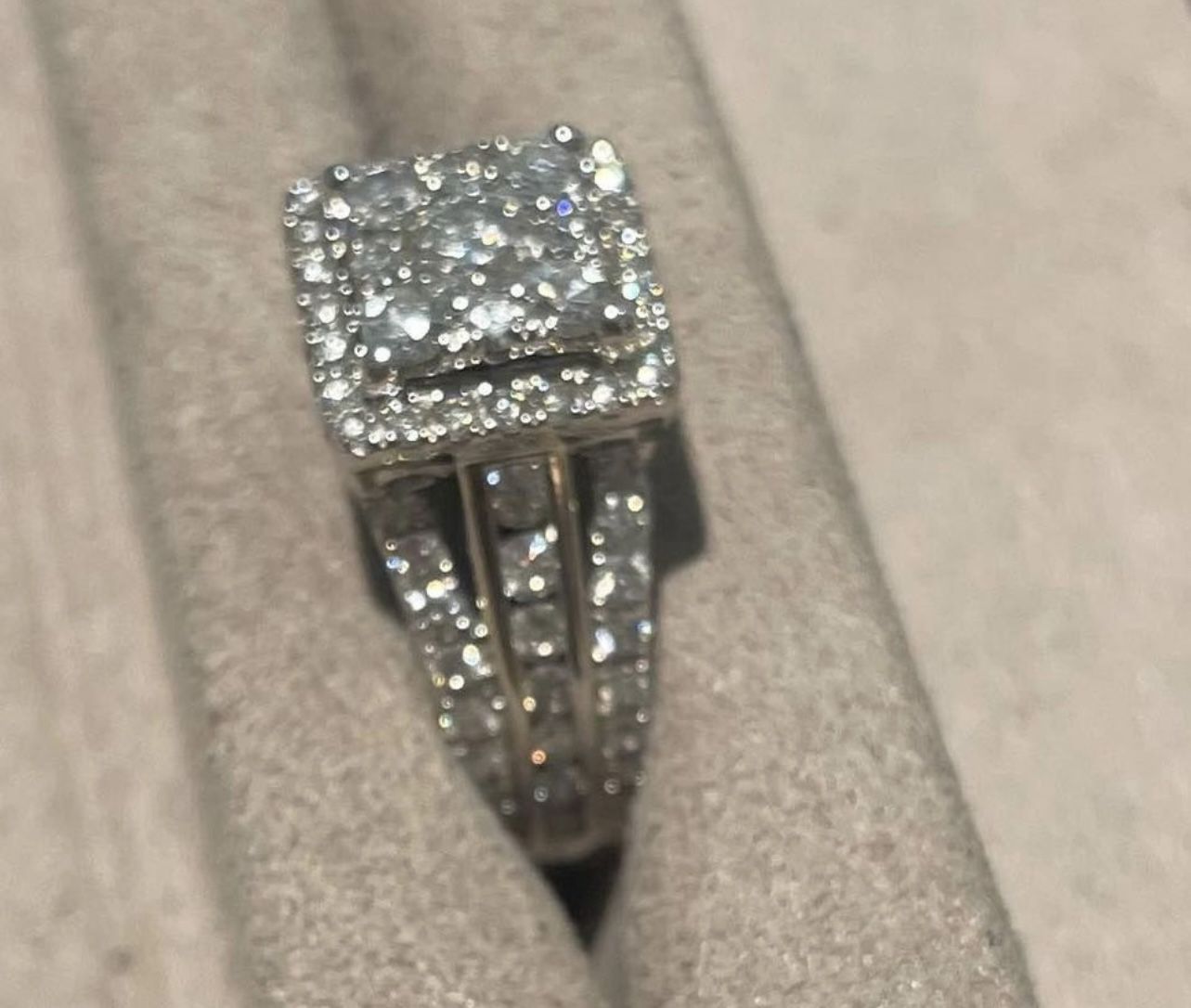 White Gold Diamonds Engagement Ring