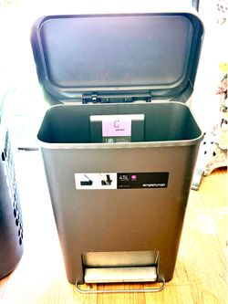 Stainless steel Simplehuman 45L step trash can