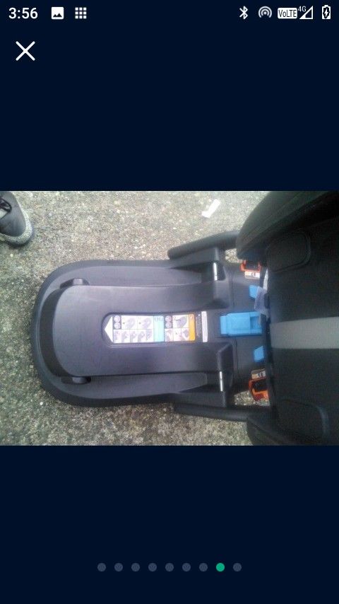 UPPAbaby Mesa Car seat W/Base