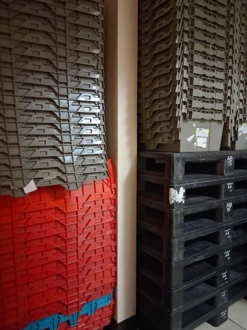 Stackable Storage Totes With Attachable Lids