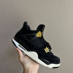 Jordan 4 Royalty Size 10