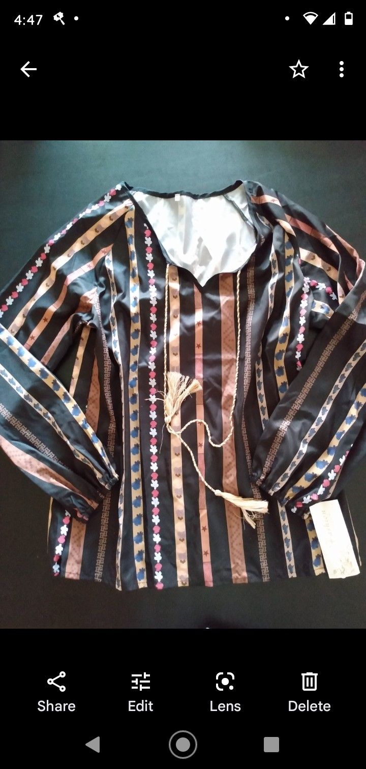 Women's Medium Blouse