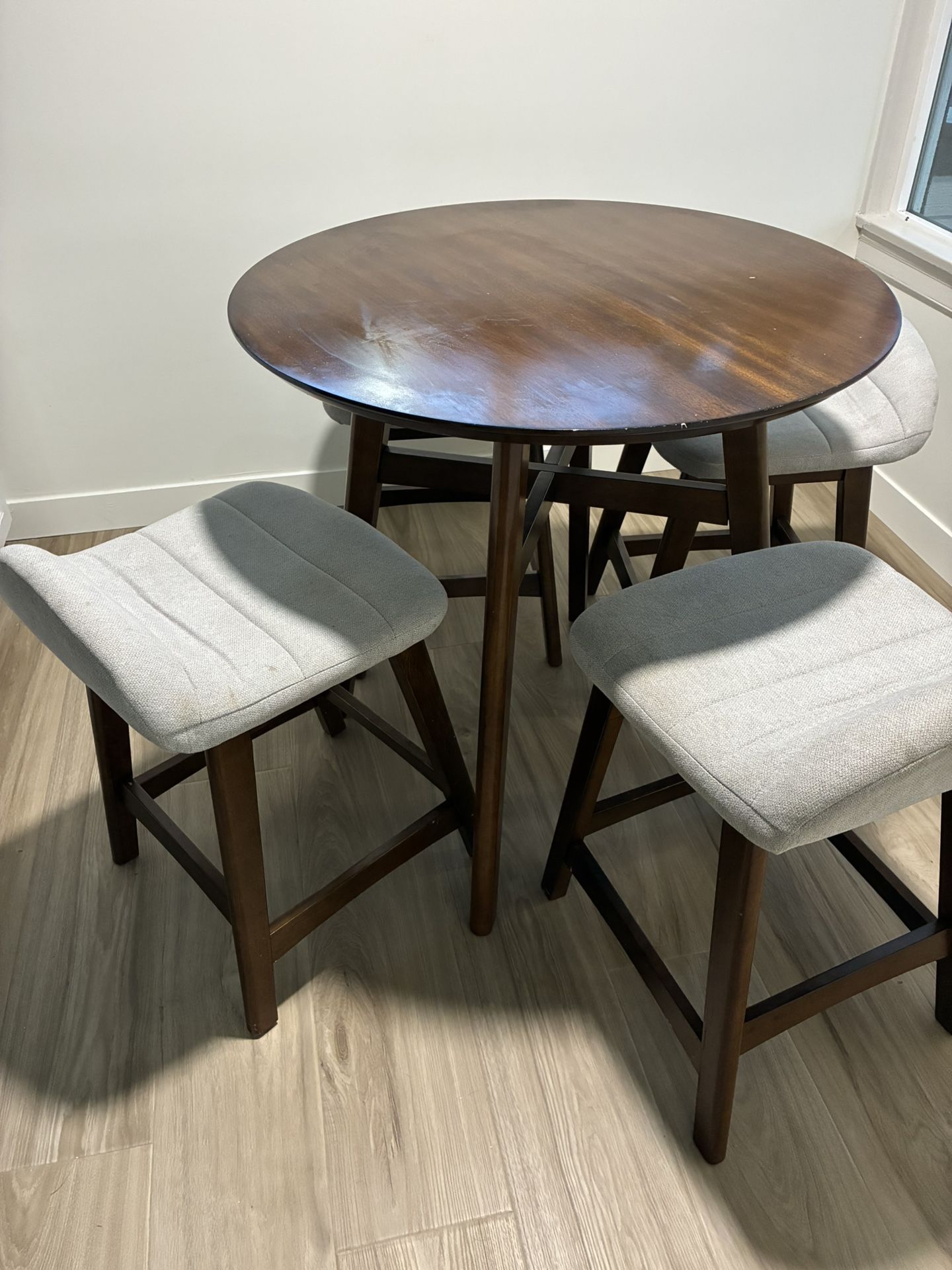 Dining Table With 4 Chairs