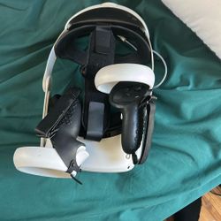 Oculus Quest 2 With Battery Pack And Controller Covers