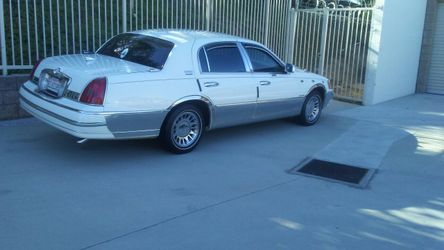 1999 Lincoln Town Car