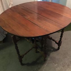 Antique Table 3 Leafs