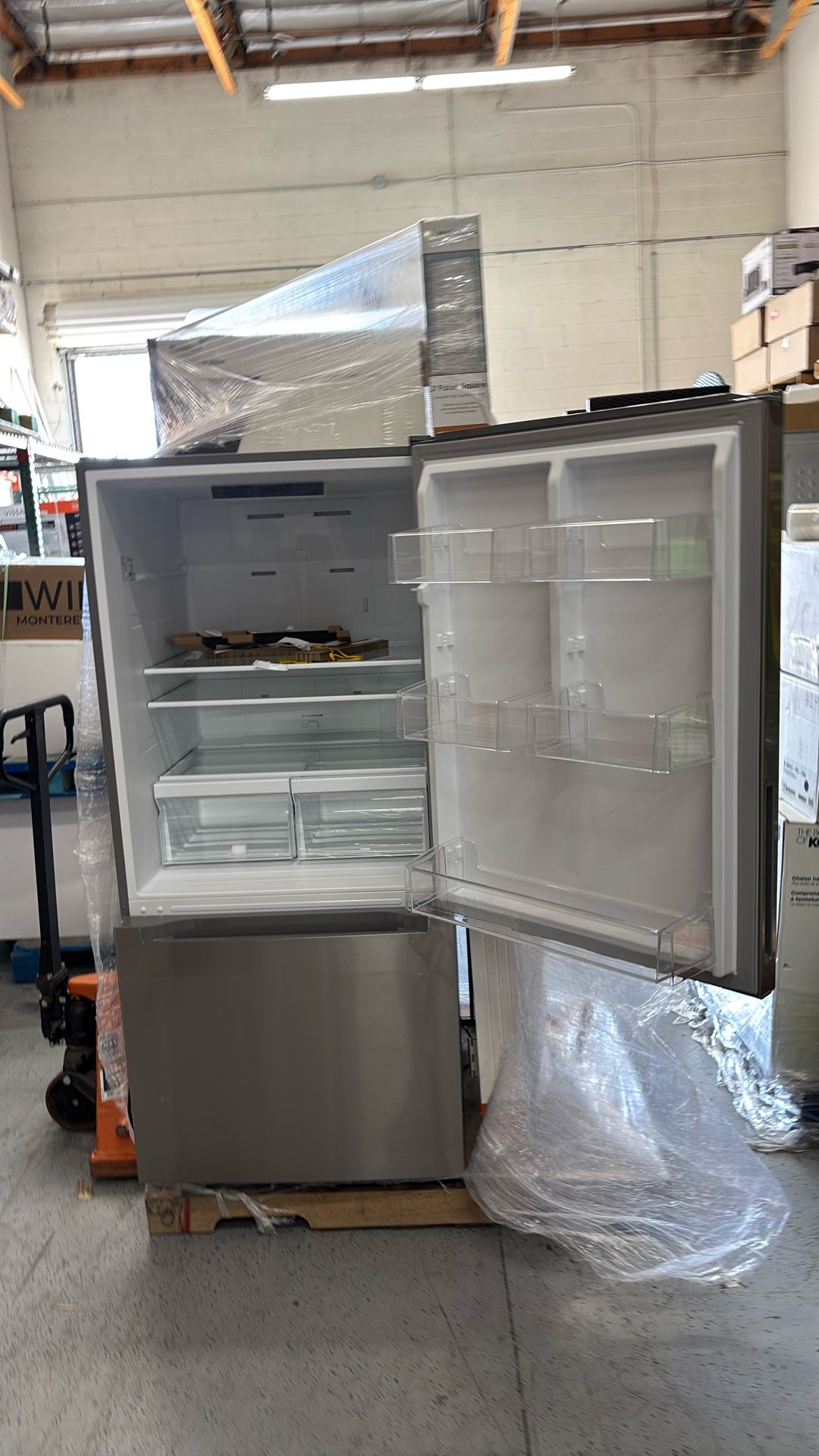 VISSANI Refrigerator