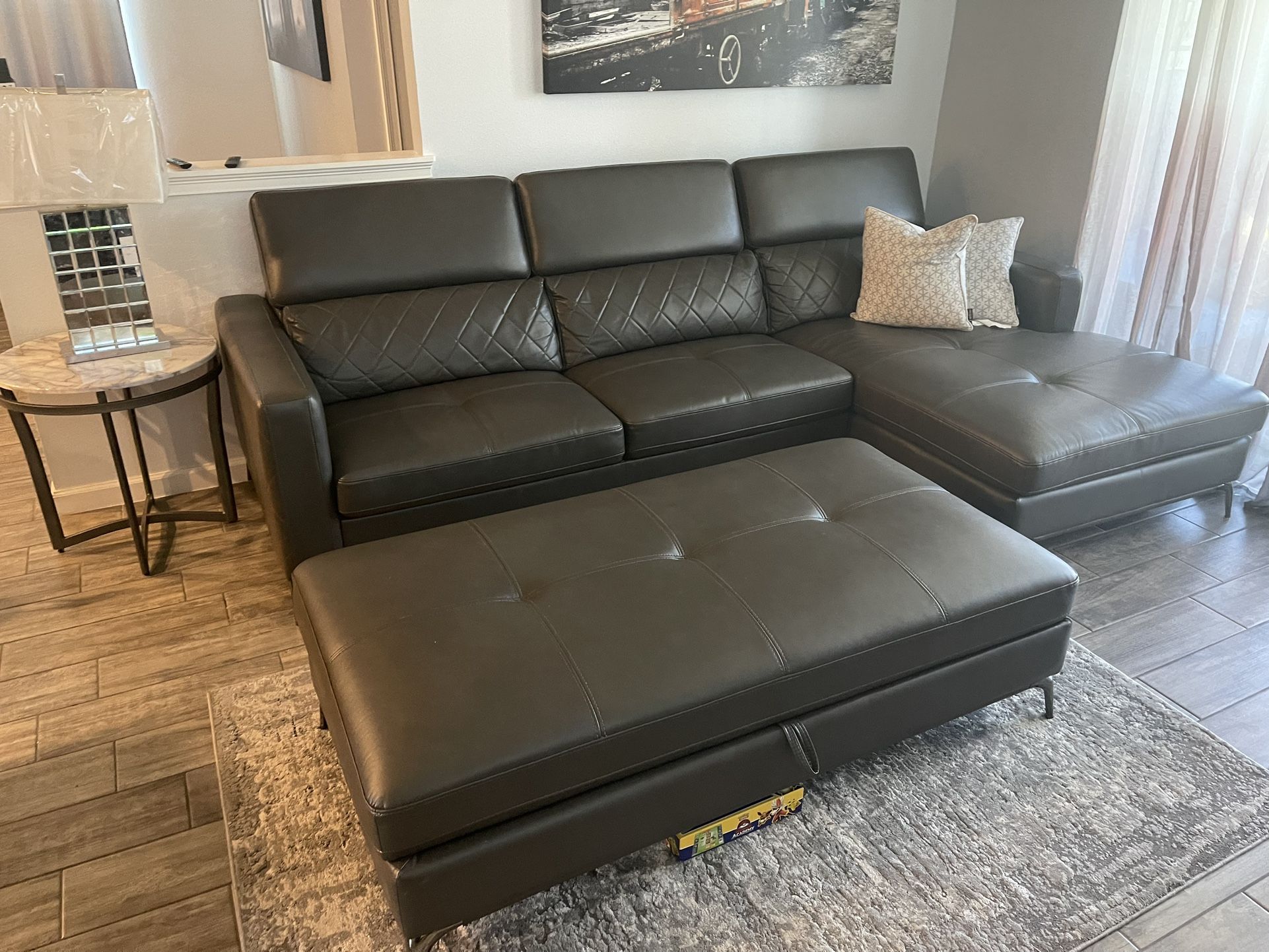 Living room Sofia Vergara collection