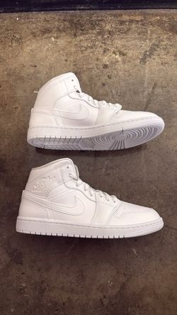 New Nike air Jordan 1 mid triple white shoes Women’s 11, Men’s 9.5