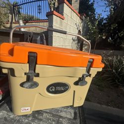 “Guide gear “ Ice Chest Cooler