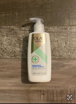 Olay Hungarian Water Essence Calming Liquid Cleanser