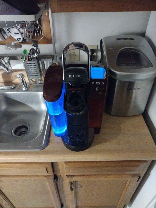 Keurig K70 Single Serve Coffee Maker