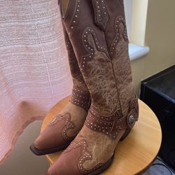 Woman’s Cowboy Boots 