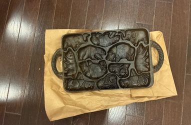 Cast Iron Vintage Baking Pan/Mold for $12