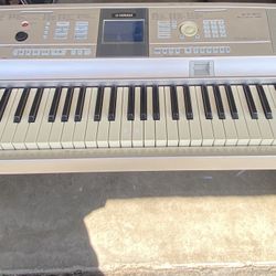 Yamaha DGX-505 Portable Grand Piano Full-size Keyboard 88 Keys with Stand