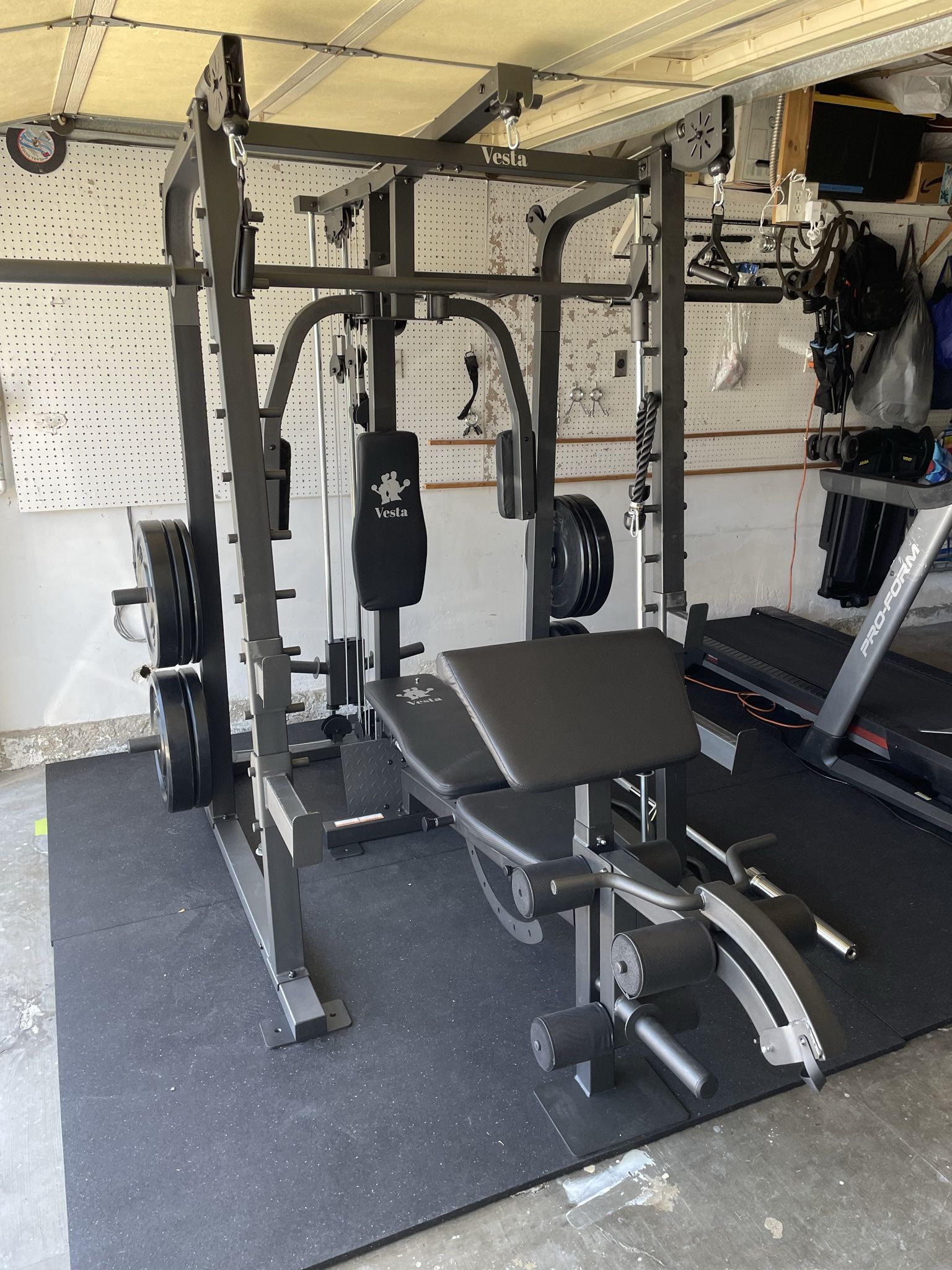Vesta Fitness Smith Machine 2001 w/Bench Attachment | 230lb Bumpers Weights | 7ft Olympic Bar | Fitness | Gym Equipment | FREE DELIVERY 🚚