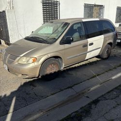 Dodge Caravan 
