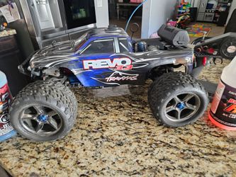 Rc truck 3.3 traxxas revo gas powered 4x4