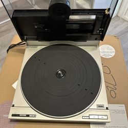 Technics Quartz Direct Drive Turntable System 