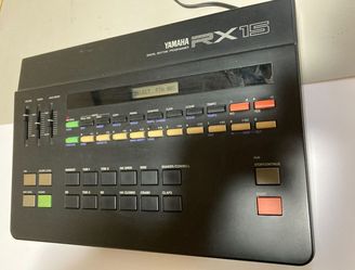 Yamaha rx15 drum machine