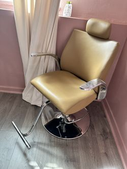 Reclining esthetician chair