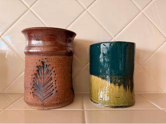 💐 2 Handmade Pottery Flower Vases Brown & Green