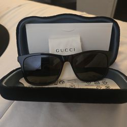 Gucci  Glasses With Paper Work Brand New