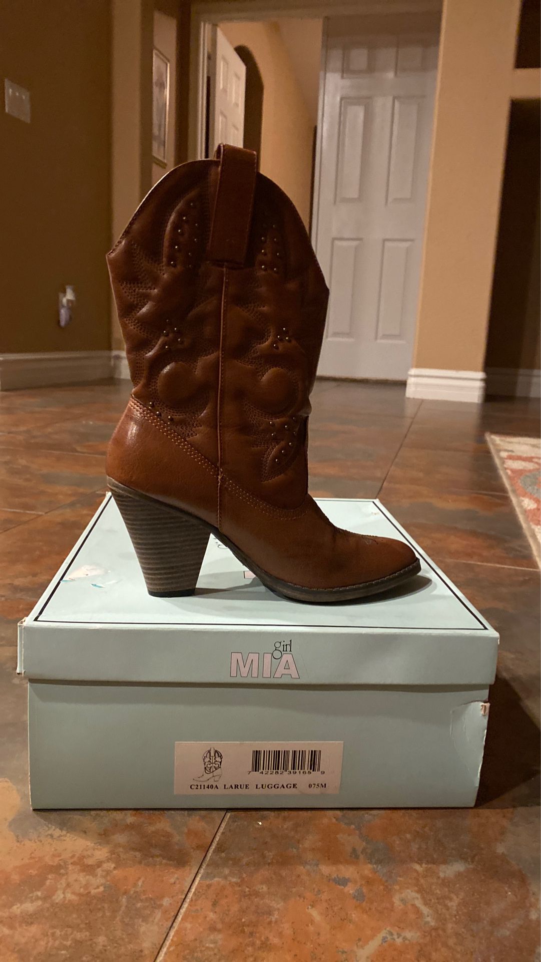 Girl Mia boots