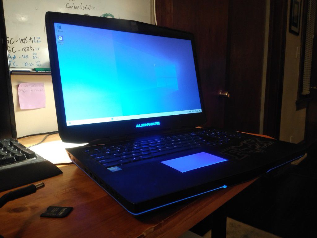 Alienware Laptop M17 17.3"