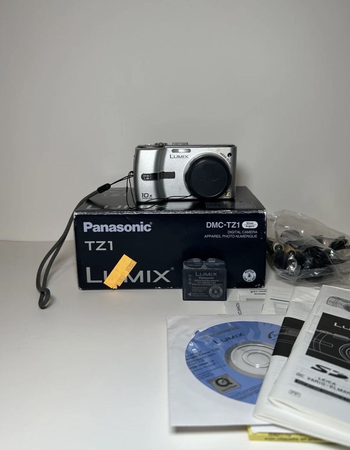 Panasonic LUMIX DMC-TZ1 5.0MP Digital Camera TESTED WORKING
