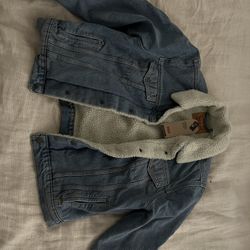 Women’s Levi’s Jean Jacket with Fur lining BNWT (Size XL)