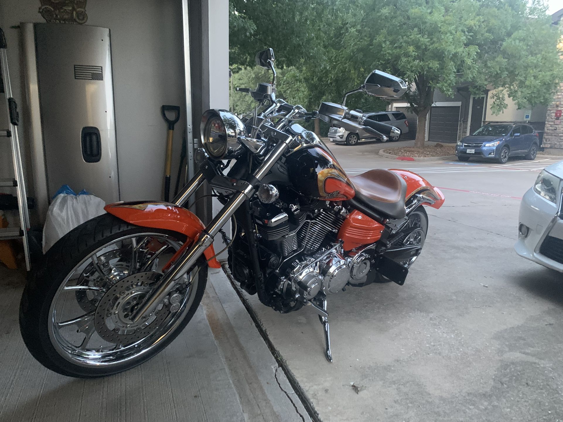 Custom Yamaha Raider 2012