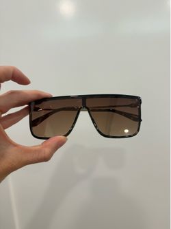Brand new Quay Sunglasses