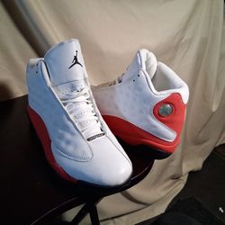 Basketball shoes