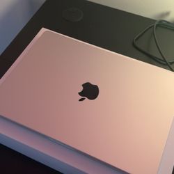 Apple MacBook Pro 14” (M3 Pro / 36GB RAM / 1TB SSD) – Late 2023 – Silver – MINT + Box & Charger