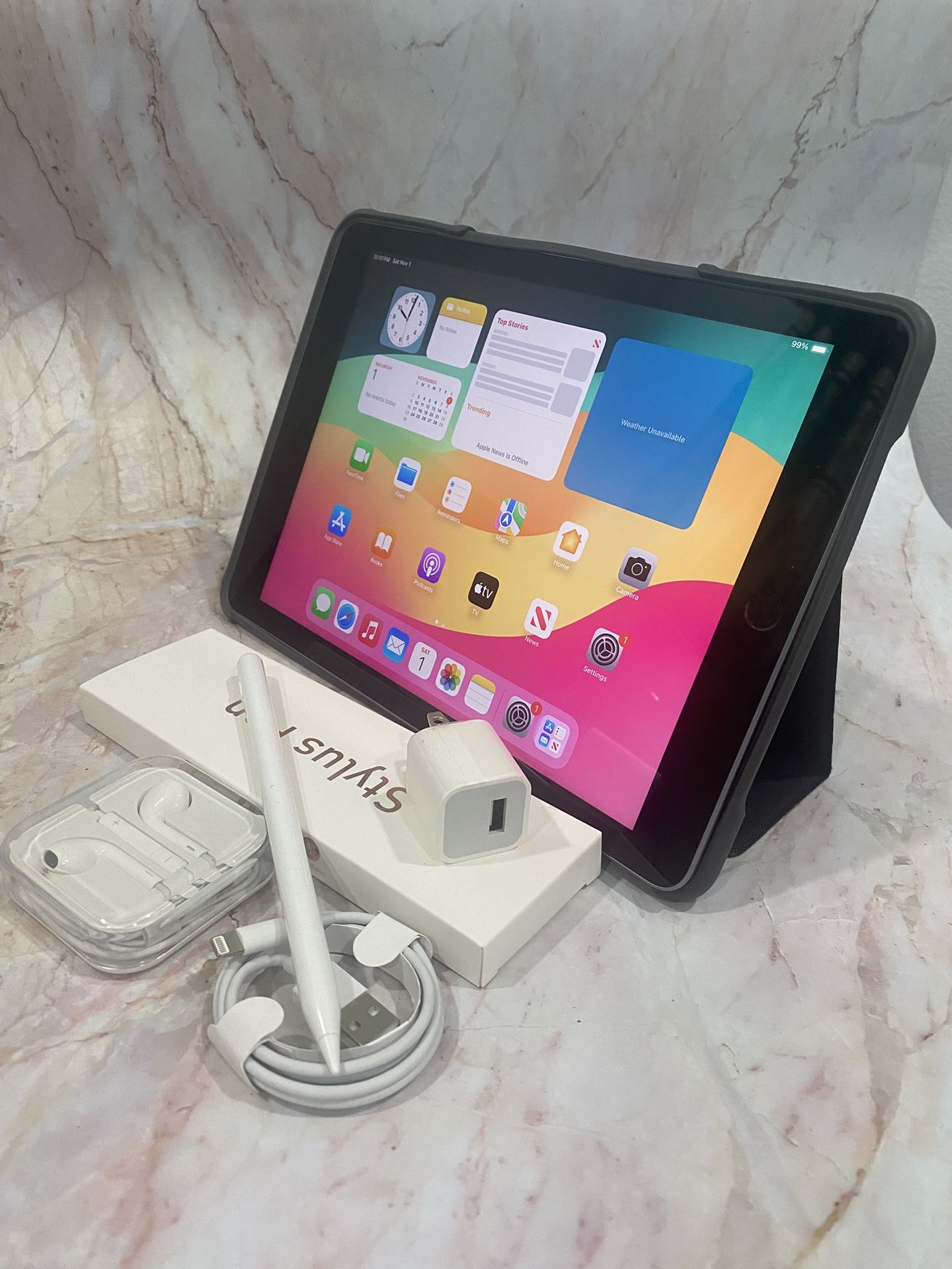 📱 Apple iPad 6th Generation – 9.7” Retina, 32GB + Stylus & Accessories