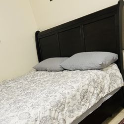 King Size Bed With Makeup Dresser 