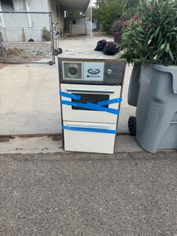 Free curb alert    19076 Westlawn, hesperia