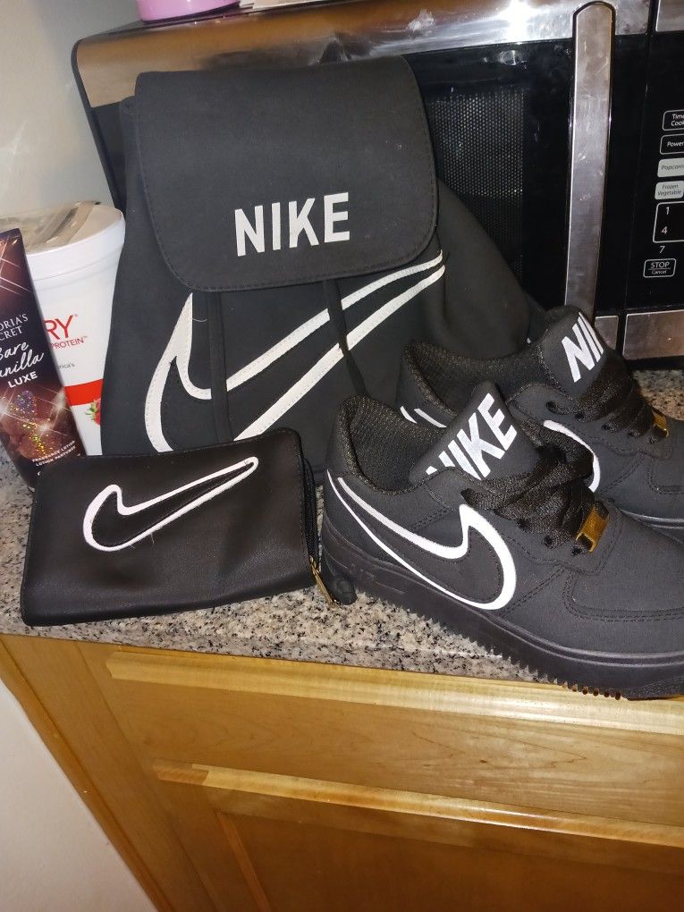 Nike Backpack Purse With Wallet And Nike Shoes 