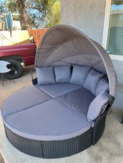 Round patio sofa