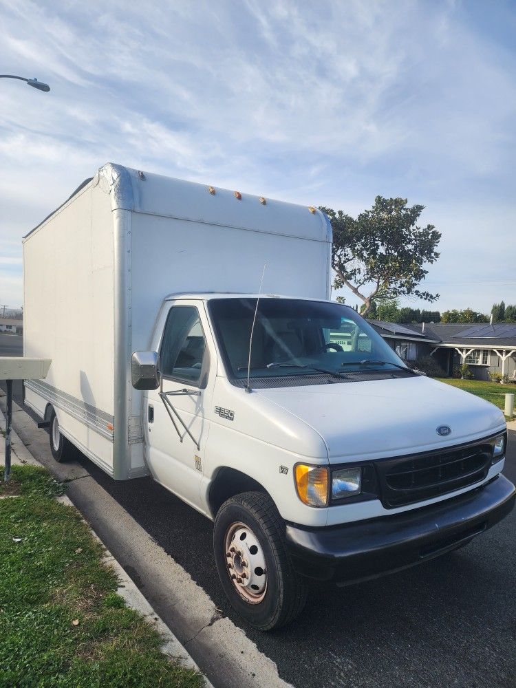 2001 Ford econoline f350 box truck Ford econoline f350