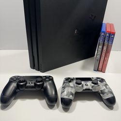 Ps4 Pro 1TB + 3 Games & 2 Controllers