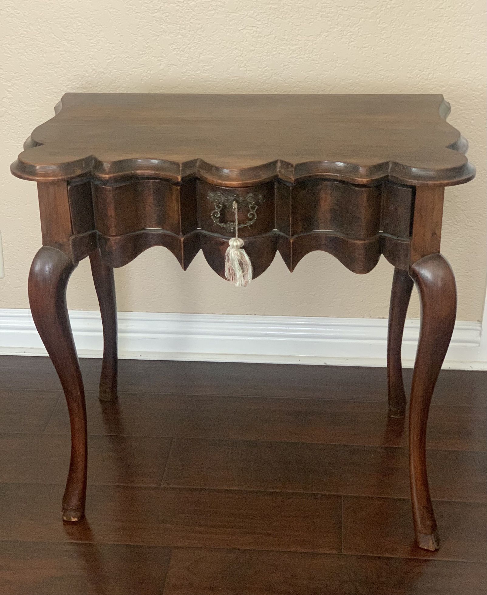 18th-Century Dutch Oak Scalloped Edge Table with Drawer – Rare Antique