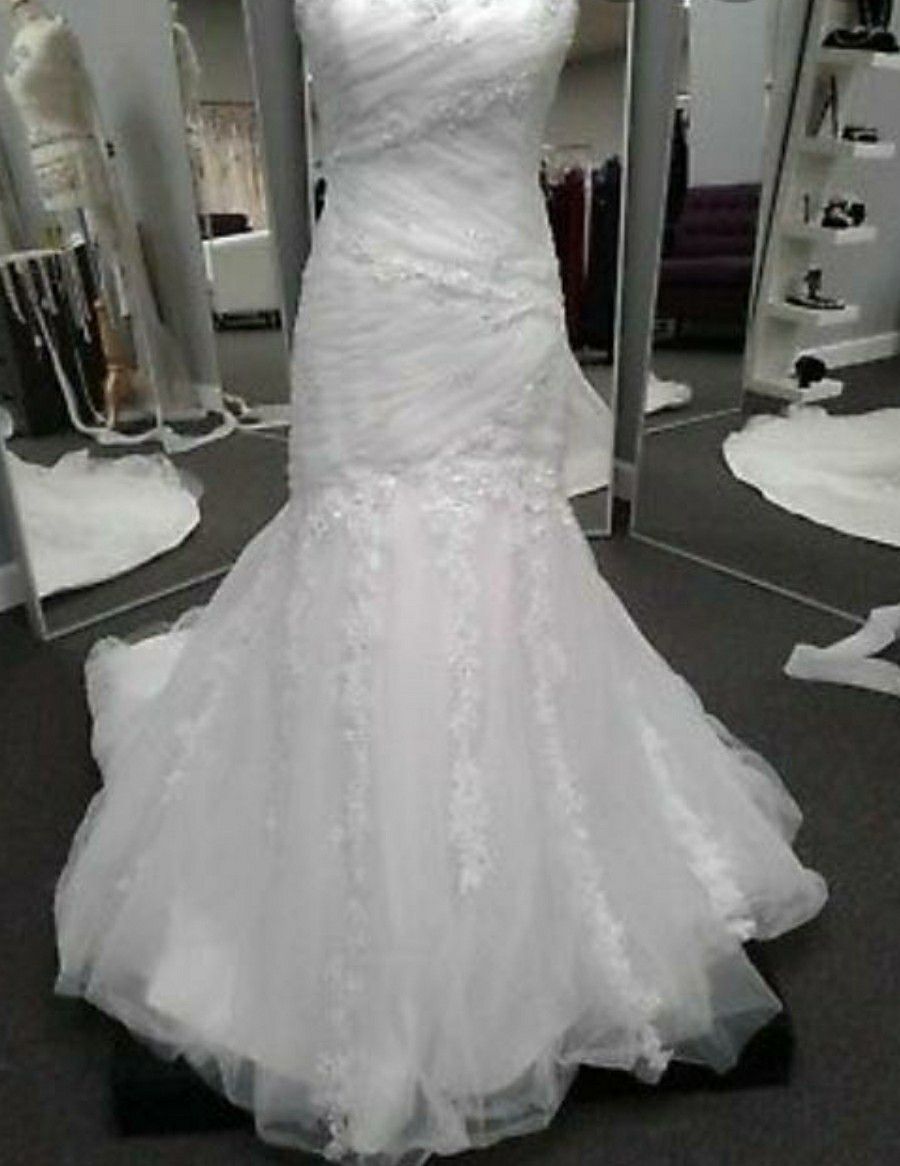 Beautiful elegant mermaid style wedding ball gown dress